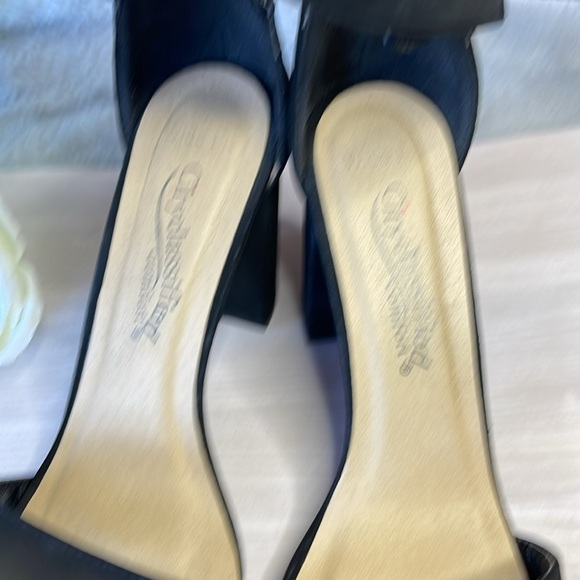 Classic Black Heels - Picture 7 of 8